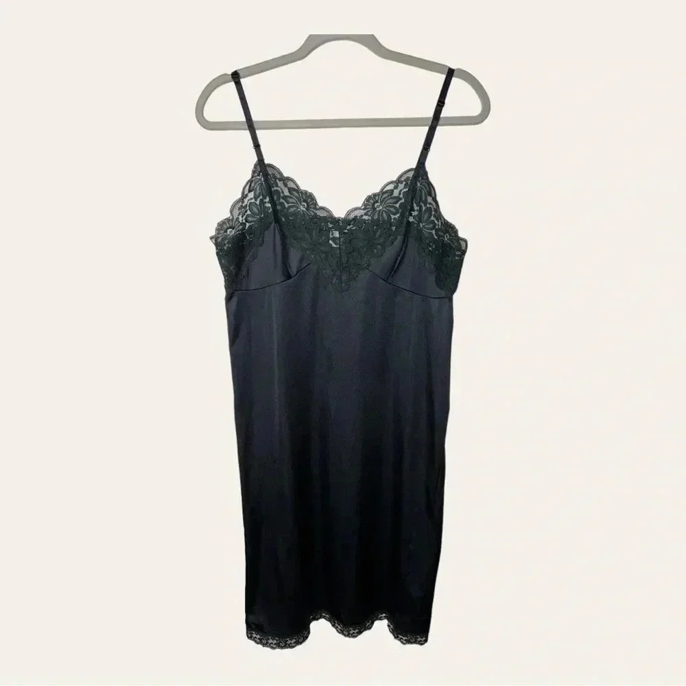 0300. AXIOM BLACK‎ SLIP SPAGHETTI STRAPS SIZE 36